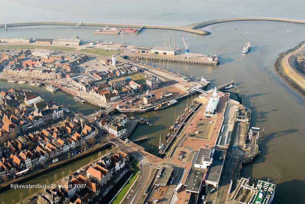 Вилла De Grote Sluis Харлинген Экстерьер фото